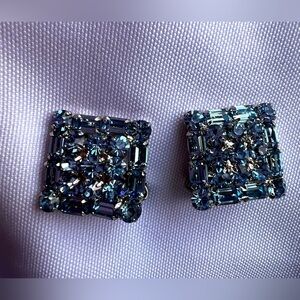 WEISS signed Vintage rare designer Weiss Square Light Blue Clip On Earrings